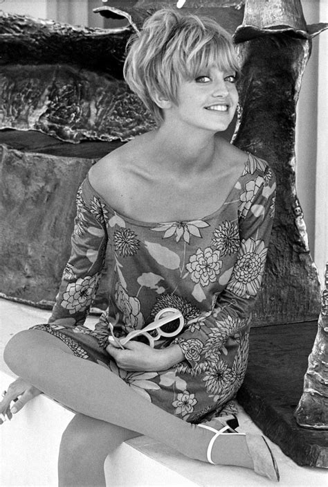 Goldie Hawn Photo 40 Of 111 Pics Wallpaper Photo 202804 Theplace2