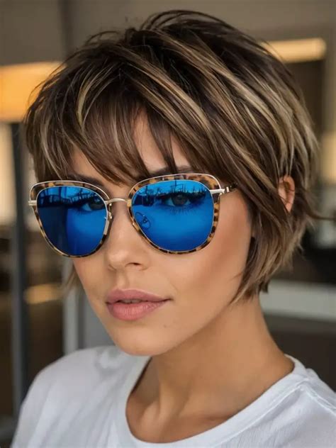 60 Inspiring Short Haircut Ideas For A Fresh New Look Short Hair Cuts Hairdos For Short Hair