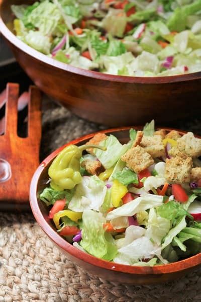 Homemade Olive Garden Salad And Dressing The Spiffy Cookie