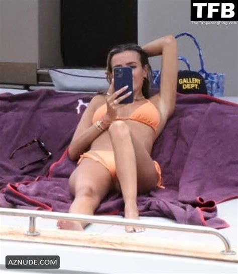 Katherine Pilkington Sexy Seen Flaunting Her Hot Bikini Body On A Boat In Capri AZNude