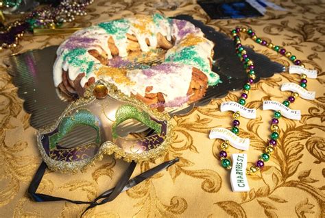 For These Kansas City Bakers The Mardi Gras Tradition Of King Cakes Is