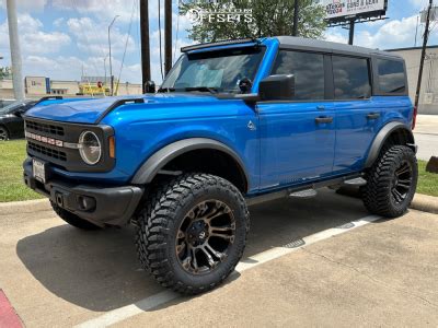 Ford Bronco Wheel Offset Super Aggressive Suspension Lift