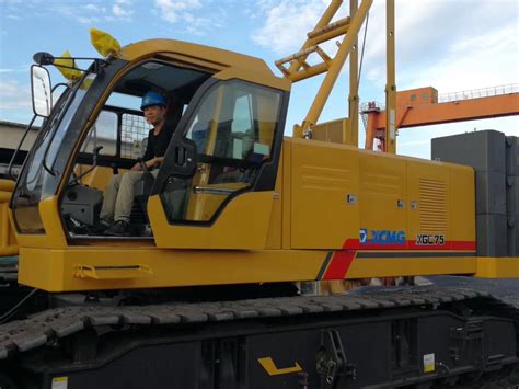 85 Ton Crawler Articulating Boom Crane Telescopic Boom Truck Mounted