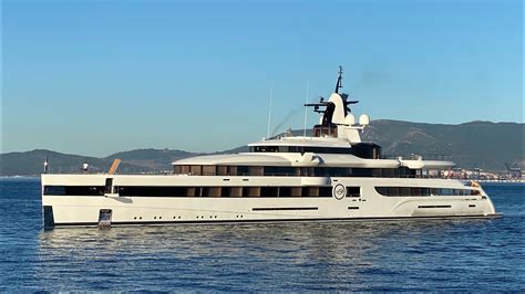 Dan Snyders 93m Feadship Superyacht Lady S Docking In Gibraltar Youtube