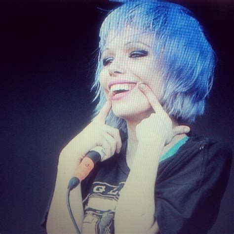 Alice Glass Su Levantamiento Un Ejemplo A Seguir En Este International Women S Day