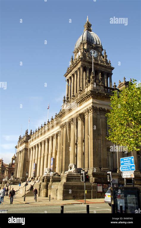 Leeds Town Hall Stock Photo - Alamy