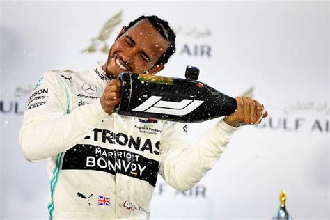 Pin De Assie22 Em Lewis Hamilton