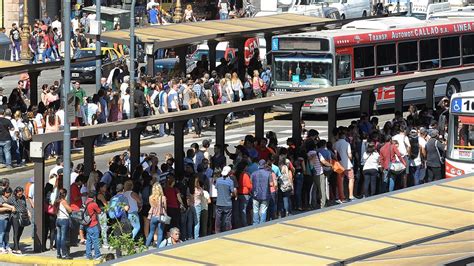 Un paro de actividades afecta a 50 líneas de colectivos Diario EL SOL