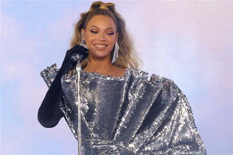 Beyoncé Becomes First Black Woman To Top Country Songs Chart