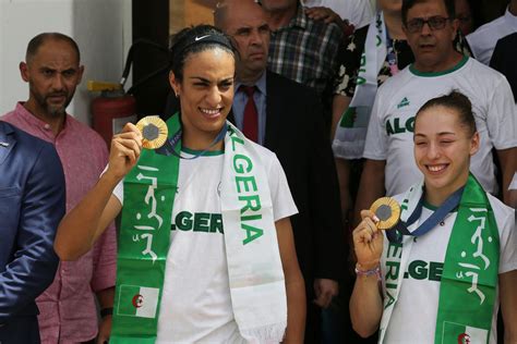 Boxeadora Argelina Imane Khelif Presenta Una Denuncia En París Por