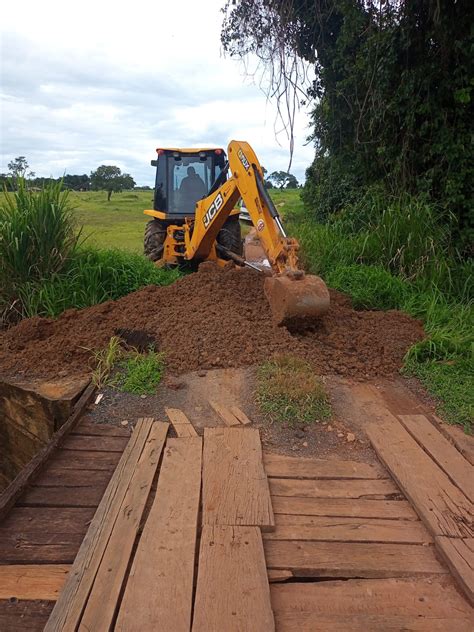 Prefeitura realiza obras de recuperação nas estradas rurais