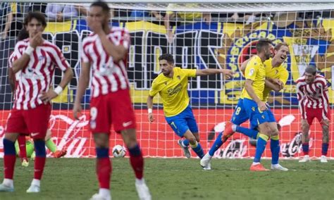 Atlético de Madrid sufrió una agónica derrota en Cádiz con un gol a los