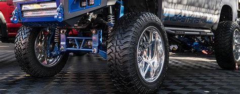 Shock Absorbers for Lifted Trucks | RealTruck