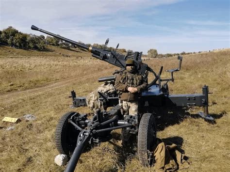 Ukrainian Serviceman With Wwii Bofors Anti Air Cannon Rpics