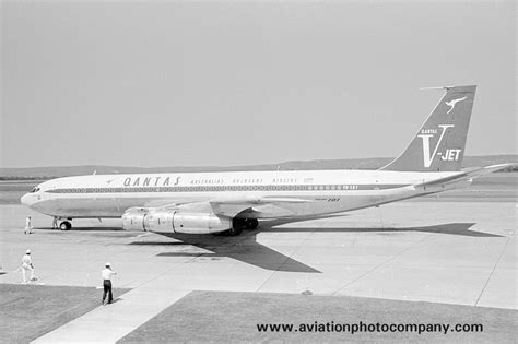 The Aviation Photo Company Australia Qantas Boeing C Vh Ebs