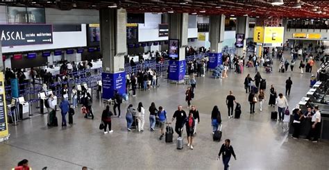 Aeroporto De Guarulhos Registrou Milh Es De Passageiros Em Agosto