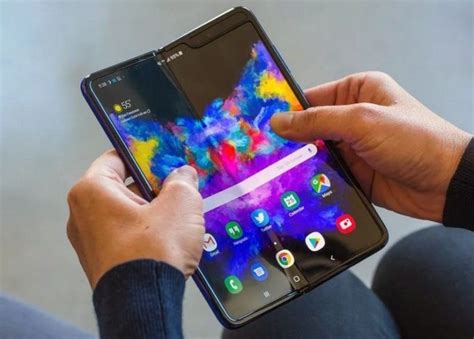 Smartphone pliable Samsung présente son nouveau téléphone CIO MAG