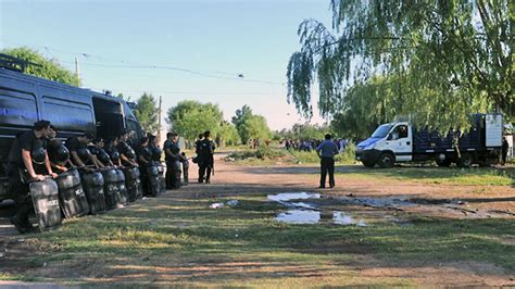 Asesinan de siete balazos a un joven de 18 años en un pasillo de Nuevo