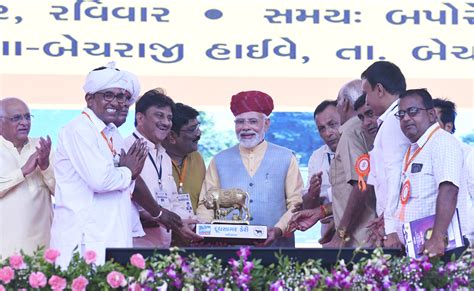 Pm Lays Foundation Stone And Dedicates To The Nation Various Projects