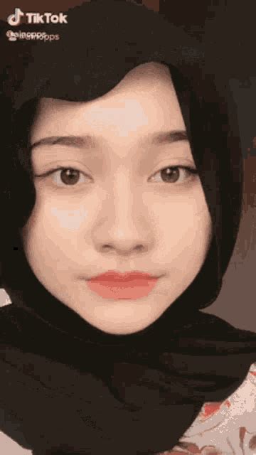 Hot Hot Discover Share GIFs