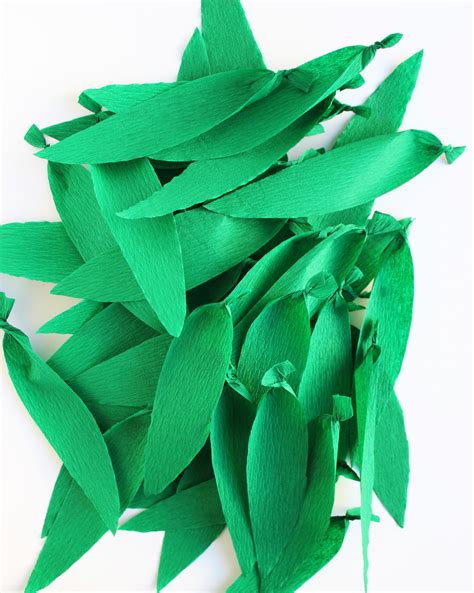 How To Make A Crepe Paper Leaf Garland — Hank And Hunt Party Crafts