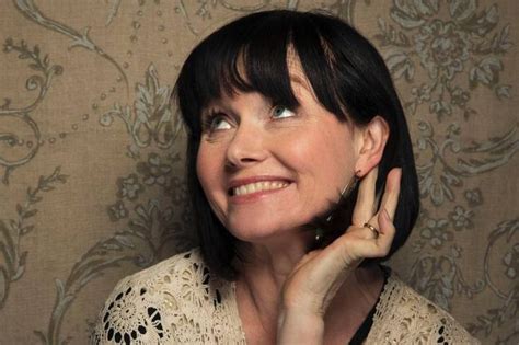 Pin By Druidda On Essie Davis Aktorka Australia Essie Davis