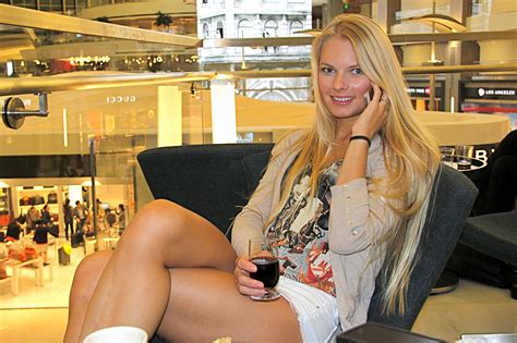 Blonde At The Bar Porn Pic