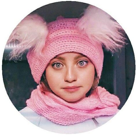 Ioana Cre U Adl Kullan C N N Karol Sevilla Panosundaki Pin