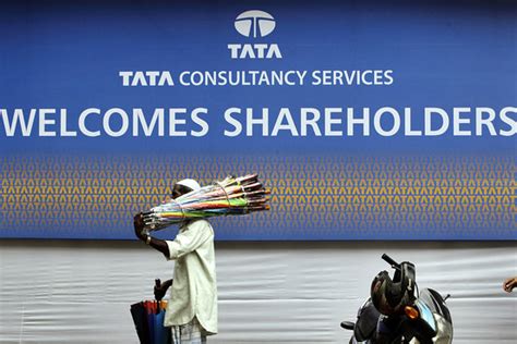 Tcs Infosys Outlooks Diverge Wsj