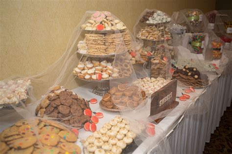 Wedding Cookie Table Display Ideas - bmp-toethumb