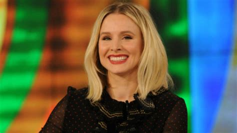 Kristen Bell Uses Snow White To Teach Daughters What Not To Do Kvnu