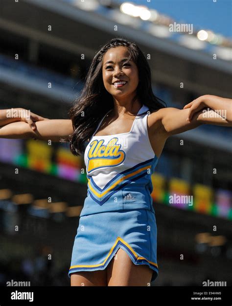 Berkeley Usa Ca 18th Oct 2014 Ucla Cheerleaders During Ncaa Football