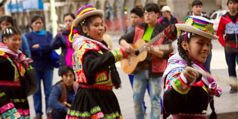 Danzas Y Bailes De La Sierra Peruana Top