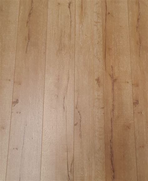 Classic Laminate California Oak Flooring Mm X Mm X Mm M