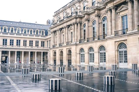 Colonnes De Buren Les Deux Plateaux Palais Royal Paris Solosophie