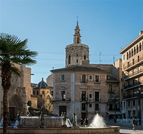 The Turia Neptune Fountain Plaza De La Virgin In Valen Flickr