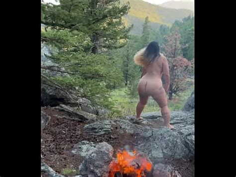 Gros cul baisé à pieds sur une montagne XVIDEOS