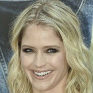 Sara Haines - Age, Family, Bio | Famous Birthdays