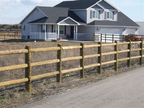 Wooden Fence Posts Metal Fence Wood Fences Ranch Entrance Ideas