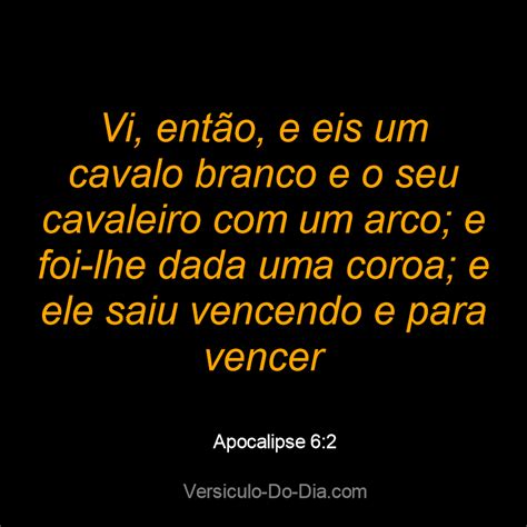 Vi Ent O E Eis Um Cavalo Branco E O Seu Cavaleiro Um Arco E