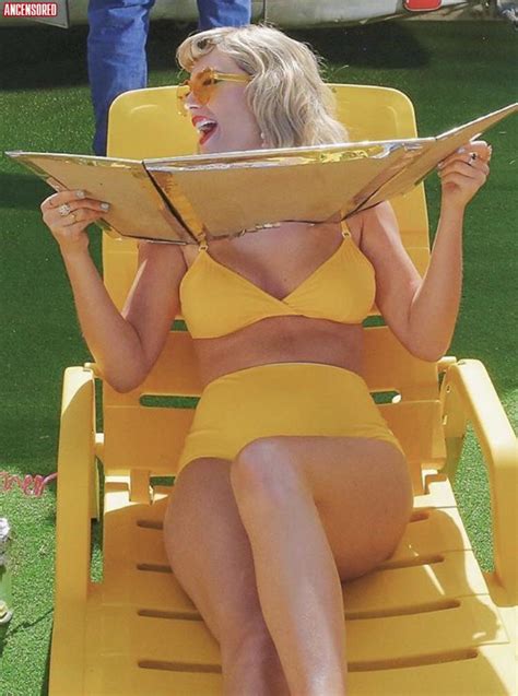 Taylor Swift Nude Pics Page 1