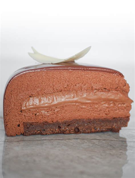 VALRHONA CHOCOLATE MOUSSE CAKE RECIPE