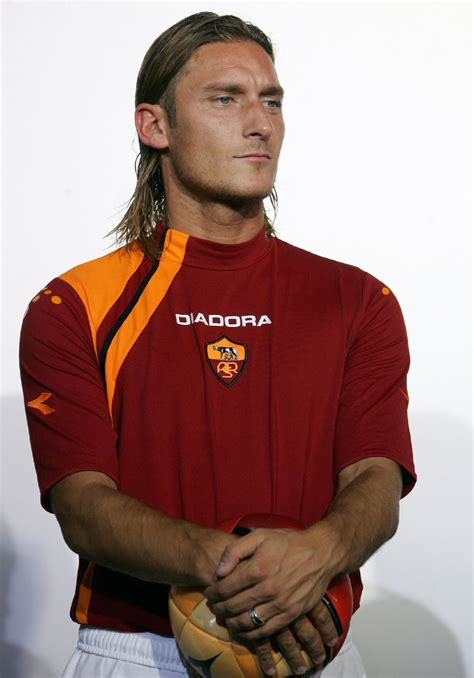 Totti A Roma City King A Story Of Love And Loyalty Ugo Njubigbo