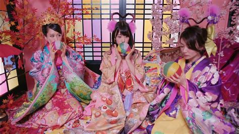 Maeda Atsuko Miyawaki Sakura Oshima Yuko Kimi Wa Melody Akb Photo