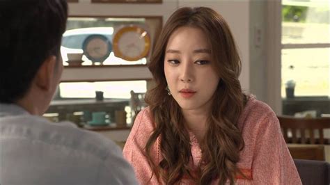 Rainbow S Woori Discussing An Exclusive Contract With A New Agency