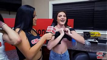 Fingering Yourself For A Tattoo XVIDEOS