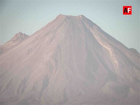 Volcán De Colima Tuvo Actividad Esta Semana Pero Permanece En Nivel