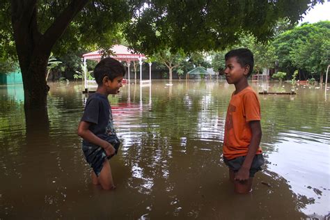 Heavy Rain Lashes Delhi Traffic Advisory Issued Several Roads Waterlogged See Pics News18