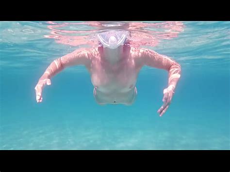 Naked Blonde Underwater XVIDEOS