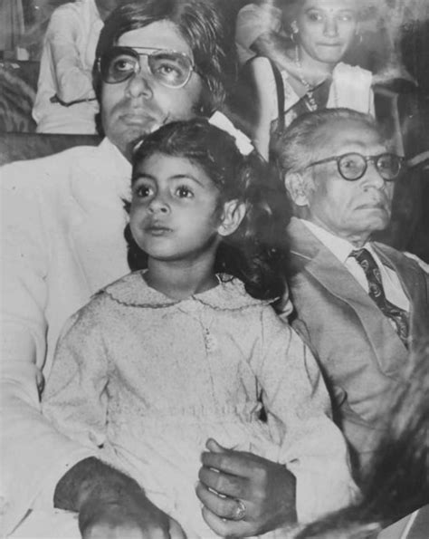 Shweta Bachchan S Unseen Picture With Dad Amitabh Bachchan And